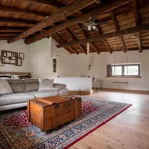 Affittacamere Foresteria Stazzona, Villa di Tirano